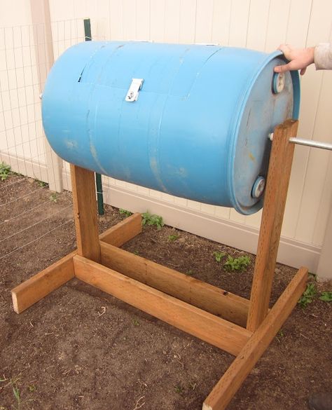 DIY Rotating Compost Bin Rotating Compost Bin, Plastic Barrel Ideas, Diy Compost Tumbler, Compost Barrel, Compost Bin Diy, Compost Tumbler, Diy Compost, Garden Compost, School Garden