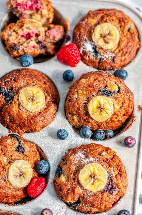 Banana Bread Berry Muffins (No Added Sugar!) - Whip these delicious muffins up in less than an hour with NO added sugar! So tasty you won't even notice. Plus, a great way to use up leftover bananas and berries in your fridge! From aberdeenskitchen.com #bananabread #berry #muffins #sugarfree #nosugar #swerve #baking #recipe #July4th Lemon Banana Bread, Berry Banana Bread, Leftover Bananas, Mixed Berry Muffins, Lemon Banana, Berry Oatmeal, Delicious Muffins, Berry Muffins, Banana Cupcakes