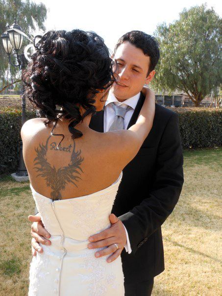 Tattoo & wedding!! Tattoo In Wedding Dress, Try Tattoo, Tattoo Wedding, Back Piece, Ring Tattoos, Tattoo Cover, Spine Tattoo, Wedding Tattoos, Couple Tattoos