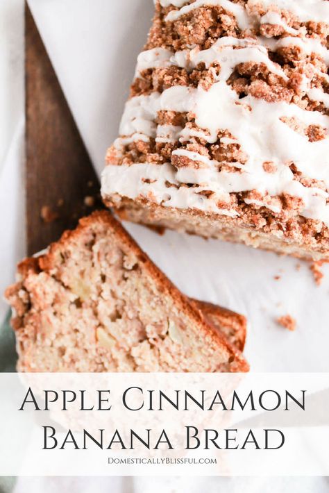 Banana Apple Recipes, Leftover Banana Recipes, Banana Bread With Streusel, Breakfast Thanksgiving, Brunch Thanksgiving, Leftover Bananas, Banana Bread With Applesauce, Apple Banana Bread, Icing Drizzle