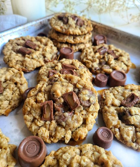 Rolo Cookies, The Best Oatmeal, Modern Recipes, Best Oatmeal Cookies, Easy Dessert Recipe, Best Oatmeal, Best Cookie Recipes, Chewy Cookie, No Bake Treats