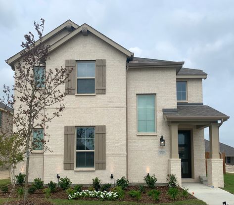 Exterior scheme #20A - Silverado brick w/ Cream mortar. (White brick upgrade) Sioux City Brick Aztec White, Silver Creek Brick, Silvercreek Brick Exterior, Ashton Brick With Ivory Mortar, Bessemer Gray Brick, Exterior Color Schemes, Exterior Paint Colors For House, White Brick, Painted Brick