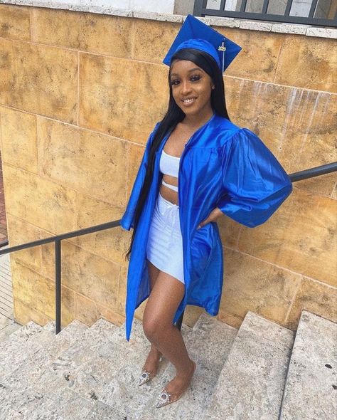 pinterest : @dabratzbby ‘ 🤍 follow for more pins! ✨ #graduation Blue Graduation Gown Outfits, Blue Cap And Gown Graduation Outfit, Cap And Gown Graduation Outfit, Cap And Gown Outfit Ideas, Graduation Gown Outfit, Blue Cap And Gown, Blue Graduation Gown, Graduation Outfit College, Gown Graduation