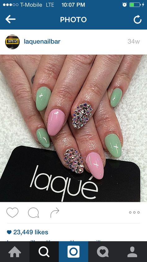 Green mint and pink sparkle Dark Green And Pink Nails, Match Nails, Green Nail Art, Sns Nails, Gray Nails, Shellac Nails, Green Mint, I Love Nails, Pink Sparkle