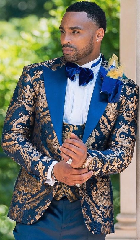 Blue And Gold Suits For Men, Tuxedo Wedding Groomsmen, Flower Blazer, Boy Prom Outfit, Designer Tuxedo, Men Suits Wedding, Prom Dinner, Tie Vest, Tailor Made Suits