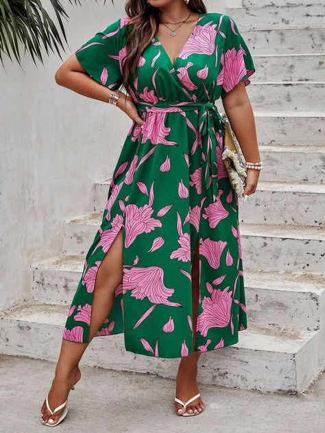 SHEIN VCAY Plus Floral Print Butterfly Sleeve Split Thigh Belted Dress | SHEIN EUQS Thigh Belt, Chique Outfit, Plus Size Belts, Print Butterfly, Butterfly Sleeve, Short Coat Jackets, Casual Chic Outfit, Butterfly Sleeves, Romper With Skirt