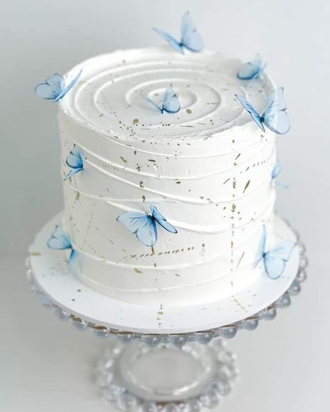 Pasteles Aesthetic, Modern Birthday Cakes, 15th Birthday Cakes, Blue Birthday Cakes, Butterfly Birthday Cakes, 13 Birthday Cake, Simple Cake Designs, Funny Birthday Cakes, 18th Birthday Cake