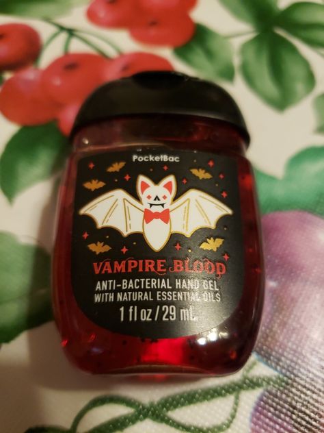 Bath And Body Works Halloween 2023, Goth Perfume, Bath And Body Works Halloween, Bath And Body Works Vampire Blood, Halloween Candles Bath And Body Works, Bath Body Works Candles, Bath And Body Works Perfume, Bath And Body Care, Body Mist