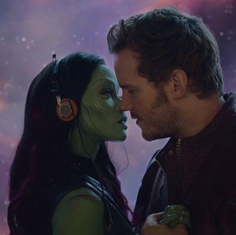 Gardens Of The Galaxy, Starlord And Gamora, Single Or Taken, Marvel Couples, Peter Quill, Cocoppa Wallpaper, Dancing In The Moonlight, Movie Couples, Zoe Saldana