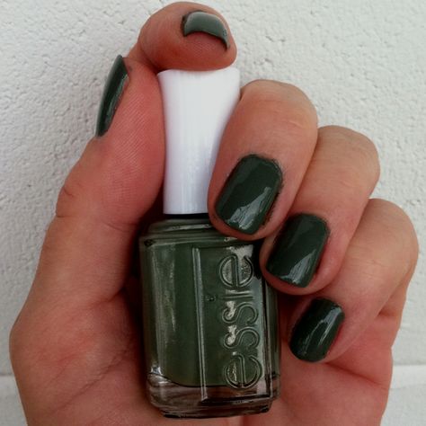 Essie Essie Fall Colors, Essie Green Nail Polish Shades, Essie Vanity Fairest, Essie Find Me An Oasis, Essie Nail Polish 2022, Essie Nail Polish Gren, Nail Swatches, Green Nail Designs, Awesome Nails