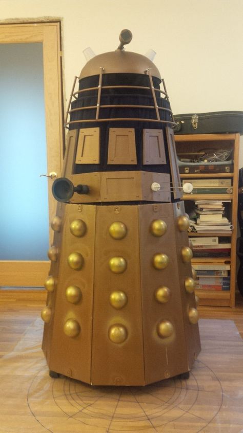 dalek costume Sci Fi Bedroom, Dalek Costume, Doctor Who Costumes, Doctor Who Cosplay, Trunk Or Treat, Recipe Inspiration, Dr Who, Costume Ideas, Doctor Who