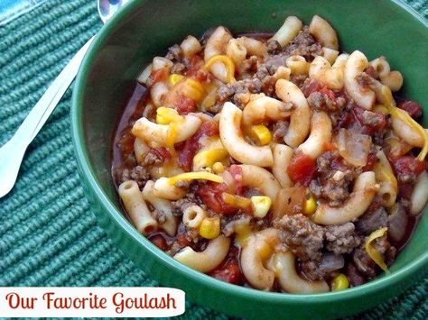 This easy 🥘 Classic American Goulash (Not Hungarian Goulash) is perfect if you need dinner on the table in a hurry. Ground beef, tomatoes, macaroni and spices simmered together all in one pot! #mommyskitchen #americangoulash #dinner #bobbydeen #americanchopsuey Goulash With Corn, Best Goulash Recipes, American Goulash, Goulash Recipes, Tater Tots, Country Cooking, Paula Deen, Goulash, Beef Dishes