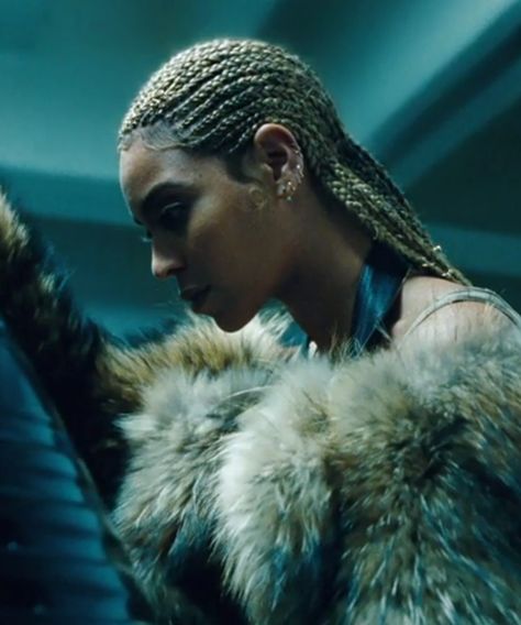 Beyoncé hair slayed all 13 times in Lemonade Beyonce Braids, Beyonce Lemonade, Beyonce Hair, Colbie Caillat, Beyoncé Giselle Knowles-carter, Beyoncé Giselle Knowles, Beyonce And Jay Z, Beyonce Queen, Long Gray Hair