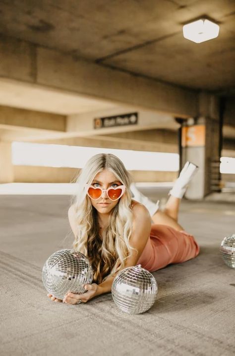 Disco Photoshoot, Cowgirl Photoshoot, Rooftop Photoshoot, Senior Photoshoot Poses, Valentine Photo Shoot, Senior Photography Poses, 21st Birthday Photoshoot, Senior Photo Poses, Senior Photo Outfits