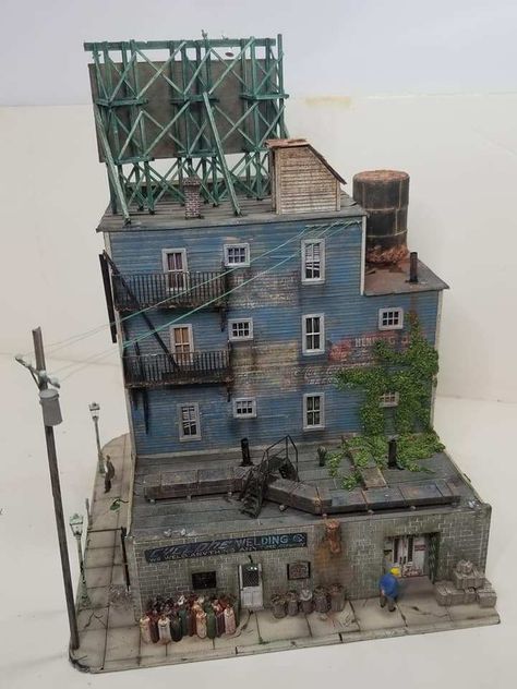 Ho Scale Buildings, Cinder Block Walls, Scale Model Building, Apartment View, Building Concept, Model Railroading, Metal Detail, Model Train Layouts, Building Structure