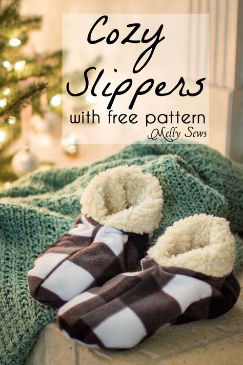 Sew Slippers, Sewing Slippers, Fleece Sewing Projects, Reception Sarees, Fleece Slippers, Melly Sews, Holiday Hand Towels, Slipper Pattern, Diy Slippers