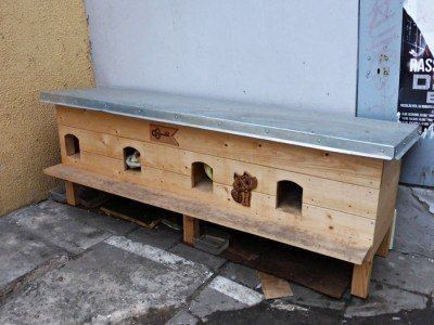 Outdoor Cat House Diy, Ikea Hacks For Cats, Outside Cat House, Cat House Plans, Outdoor Cat Shelter, Feral Cat Shelter, Feral Cat House, Cat Patio, Diy Cat Tree