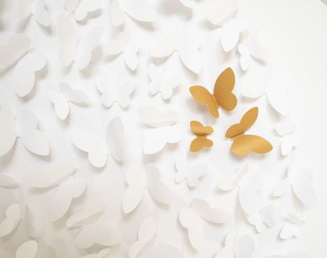 3D Butterfly Paper Wall Art. White on White Artwork. Minimalistic Wall Art. Original Artwork. Paper Cut Artwork. Circle Paper Art. Box Frame - Etsy Italy Minimalistic Wall Art, Circle Paper, Butterfly Artwork, White Artwork, Paper Wall Art, 3d Butterfly, 3d Butterflies, White On White, Paper Cut