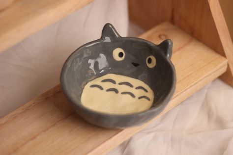 Pre Order Handmade Totoro Trinket Pottery Ceramic with Hand built Technique. - Hello there! 🌟 We're thrilled to introduce our handmade Totoro trinket pottery. Crafted with care and a personal touch, each piece is a unique work of art, shaped by our hands right here in our studio. What You Can Expect: 🌷͙֒ Made with Stoneware Clay, fired at 1230oC, for sturdiness and a touch of rustic charm. 🌷͙֒ These are handmade with love, so don't be surprised by slight differences in color, size, and shape Studio Ghibli Gifts Ideas, Studio Ghibli Clay Art Ideas, Studio Ghibli Clay Ideas, Studio Ghibli Ceramic, Studio Ghibli Ceramics, Ghibli Ceramics, Studio Ghibli Pottery, Studio Ghibli Clay, Ghibli Gifts