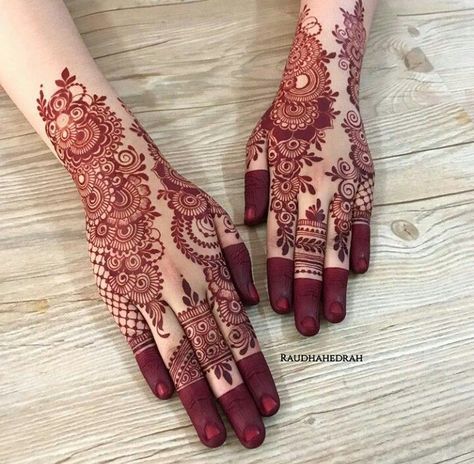 Weeding Mehandi Design, Pakistani Mahendi Design Hand, Henna Wedding Maroon, Earthly Wedding, Inai Design, Small Mehndi, Henna Pengantin, Pakistani Henna, Pakistani Henna Designs