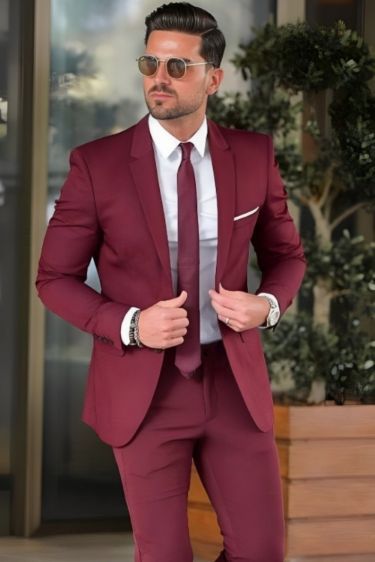 Two Piece Suit Mens, Xv Dresses, Maroon Suit, Man Suits, Stylish Mens Suits, Blue Suit Men, Classy Outfits Men, Stylish Man, White Dress Shirt