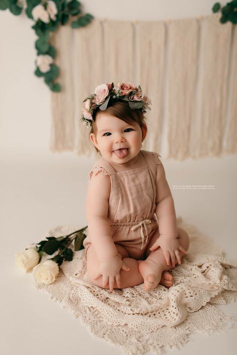 Boho Sitter Session, Boho 6 Month Photoshoot, Boho 1st Birthday Pictures, Boho One Year Old Photoshoot, Boho 1st Birthday Photoshoot, One Year Old Photoshoot Studio, Photo Bb, 6 Month Baby Picture Ideas, Baby Birthday Photoshoot