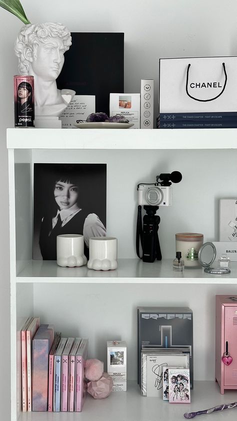 #kpop #shelves #aesthetic #room #decor #newjeans #txt #tokki #moa #hybe #ideas #minimalist Aesthetic Room Decor Shelves, Kpop Shelf Minimalistic, Clean Kpop Room, Kpop Shelves Aesthetic, Kpop Shelf Aesthetic Minimal, Kpop Room Minimalist, Aesthetic Kpop Rooms, Minimal Kpop Room, Kpop Room Aesthetic Minimalist