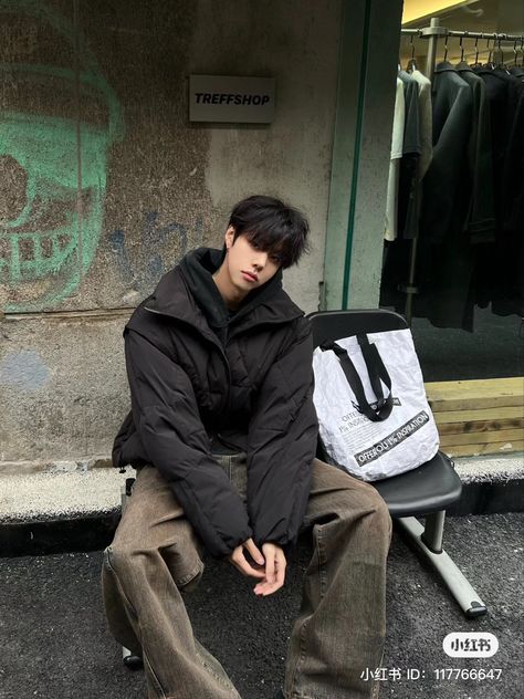 Korean Street Fashion Men, Guy Fits, Asian Guys, Wearing Style, Cute School Supplies, Chinese Boy, Korean Street Fashion, Asian Men, Boyfriend Pictures