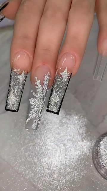 December Nails Short, Holiday Nails Winter Christmas, Nails Short Christmas, Glitter Christmas Nails, Nails Winter Christmas, Nailart Christmas, Short Christmas Nails, Winter Nail Art Designs, Xmas Nail