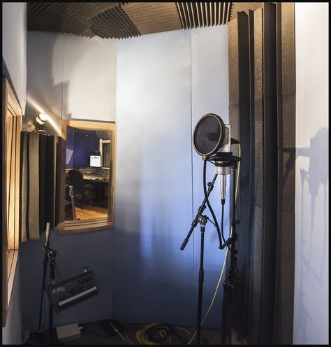 Vocal booth inside #ASP Vocal Practice Room, Yg Audition, Recording Studio Room, Kpop Dr Shifting, Bedroom Recording Studio, Recording Studio Aesthetic, Kpop Radio, Big Mansion, Vocal Booth