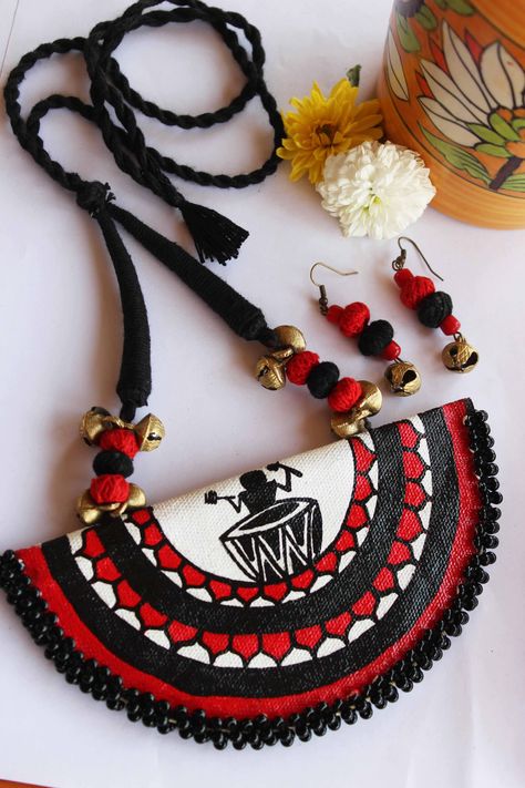 Embroidery Jewelry Diy, Terracotta Jewellery Making, Terracotta Jewellery Designs, Diy Fabric Jewellery, Hand Painted Necklace, Handmade Clay Jewelry, Terracotta Jewellery, Fabric Earrings, Painted Earrings