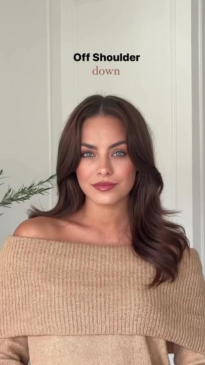 Lara Rúnarsson on TikTok Neckline Guide, Sweater Hacks, Hair Stayl, Chignon Bun, Hair Guide, Hair Styler, Dress Hairstyles, Head Hair, Hair Maintenance