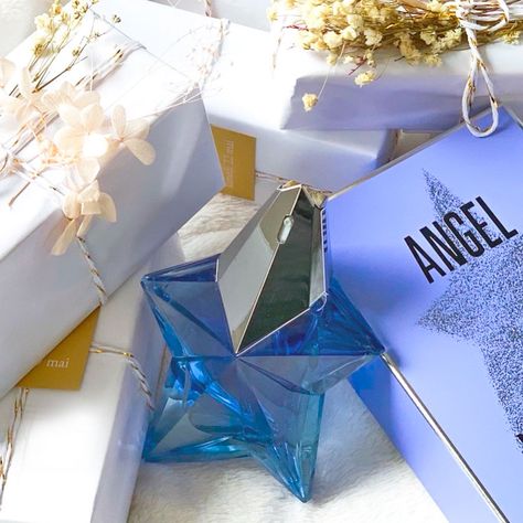 L’histoire du parfum Angel de Thierry Mugler - Dans Mon Sac de Fille Angel Thierry Mugler Perfume, Angel Mugler Perfume, Thierry Mugler Angel Perfume, Angel Thierry Mugler, Angel Mugler, Thierry Mugler Perfume, Thierry Mugler Angel, Angel Perfume, Estee Lauder Beautiful