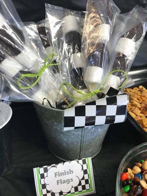 Dirt Bike Party Food Ideas, Diy Dirt Bike Party Decorations, Four Wheeler Themed Birthday Party, Dirt Track Racing Birthday Party Ideas, Race Car Birthday Party Ideas Food Checkered Flag, Drifting Birthday Party, Motorcycle Party Food Ideas, Dirtbike Birthday Party Food Ideas, Motocross Party Food