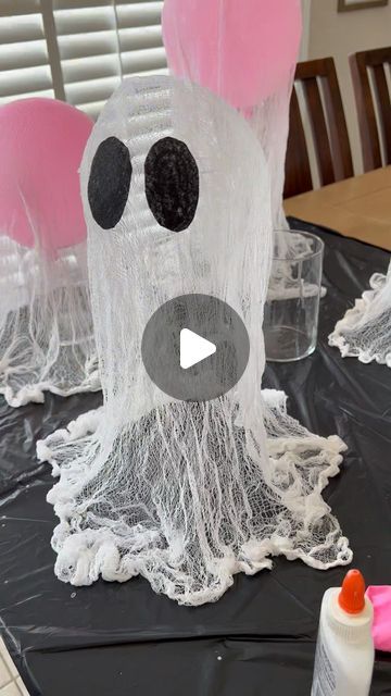 Floating Ghosts Cheesecloth, How To Make Ghosts For Halloween, How To Make A Ghost, Cheese Cloth Ghost Diy, How To Make Ghosts For Outside, Balloon Ghosts, Tulle Ghost, Cheese Cloth Ghost, Ghost Theme Party