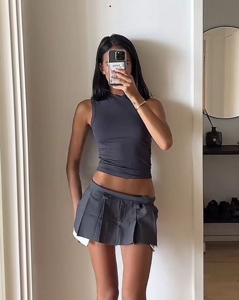 Miniskirt Outfits, Cooler Look, Skirt Outfit, Mode Inspiration, Spring Summer Outfits, Fashion Killa, Cute Casual Outfits, Skirt Outfits, Pretty Outfits