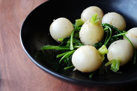 Poached Turnips - hello kelinda Purple Top Turnips Recipe, Halloween Potluck Recipes, How To Cook Turnips, Turnip Recipes, Fancy Salads, Vegetable Platter, Salt Bath, Turnip Greens, Root Veggies