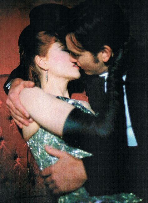 NICOLE KIDMAN & EWAN MCGREGOR as SATINE & CHRISTIAN photographed for MOULIN ROUGE! (2001) Moulin Rouge Aesthetic Movie, Satine Moulin Rouge Halloween Costume, Moulin Rouge Ewan Mcgregor, Satine Moulin Rouge Aesthetic, Christian Moulin Rouge, Moulin Rouge Aesthetic, Ewan Mcgregor Moulin Rouge, Nicole Kidman Moulin Rouge, Satine Moulin Rouge