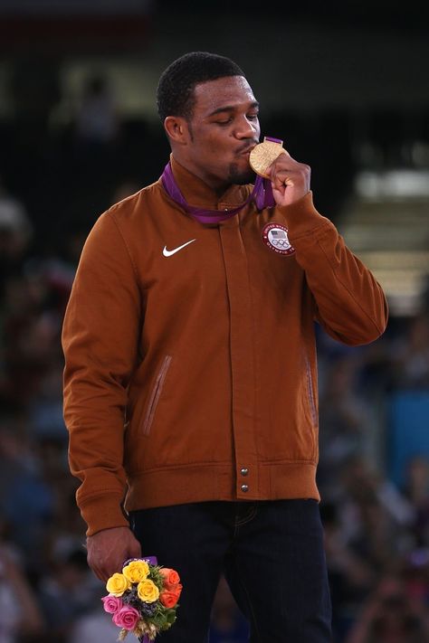 Jordan Burroughs (USA) 🥇 Freestyle 74 kg • London 2012 Olympics #wrestling Jordan Burroughs, London 2012 Olympics, 2012 Olympics, Muscle Up, Body Reference, Summer Olympics, Action Poses, Athletic Men, Sports Photography