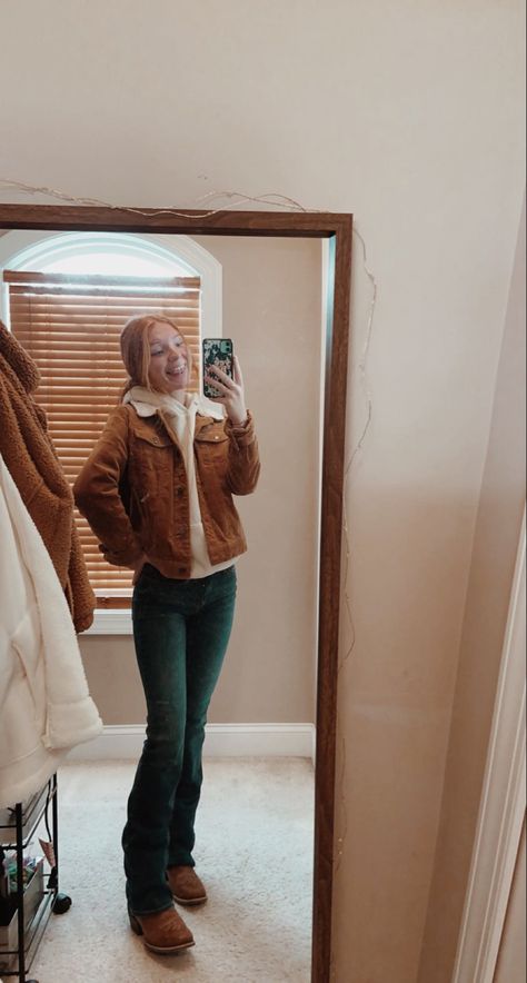 Cute Bootcut Jean Outfits Country, Country Clothing Aesthetic, Winter Outfits Cowgirl, Western Outfits Winter Fall Fashion, Cold Weather Outfits Country, Cute Winter Western Outfits Women, Womens Western Winter Outfits, Square Toed Cowgirl Boots Outfits, Country Outfits Cold Weather