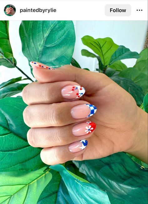 Cute 4th Of July Nails Almond Shape, Aesthetic Fourth Of July Nails, Fourth Of July Nails French Tips, Fourth Of July Nails 2024, Red White And Blue Flower Nails, Fourth Of July French Tip Nails, 4th Of July Nails 2024, 4tg Of July Nails Acrylics, 4th Of July Nails Almond