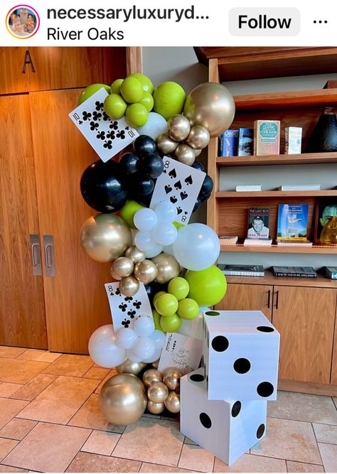 Game Night Balloon Decorations, Board Game Balloon Arch, Balloons On Fence, Themed Balloon Garland, Balloon Pillars, Football Balloons, Bridal Shower Balloons, Balloon Garland Diy, Diy Balloon Decorations