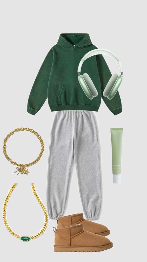 SUCH A PRETTY GREEN FIT!✅ Forest Green Sweatpants Outfit, Green Sweats Outfit, Green Flare Pants Outfit, Dark Green Pants Outfit, Sage Green Outfits, Cute Green Outfits, Green Sweatpants Outfit, Green Sweatshirt Outfit, Dark Green Outfit