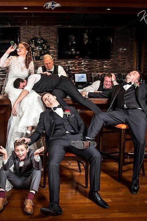 must have wedding photos photo not for album kimberlydeanphotos Bride Images, Groomsmen Wedding Photos, Wedding Photos Ideas, Funny Wedding Pictures, Groomsmen Photos, Funny Wedding Photos, Wedding Picture Poses, Wedding Photos Poses, Wedding Preparation