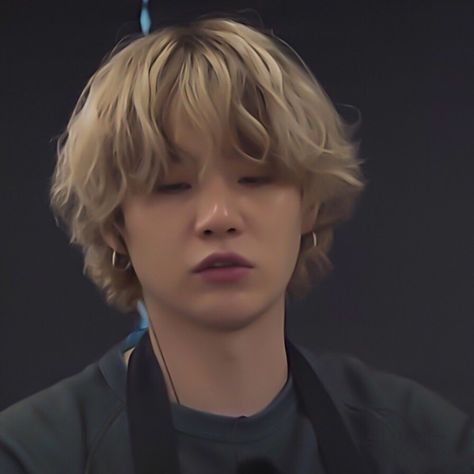 yoongi softbot⁷⟬⟭₉₃ on Twitter: "yoongi with long hair yeah… " Blonde, Bts, Hair, Black