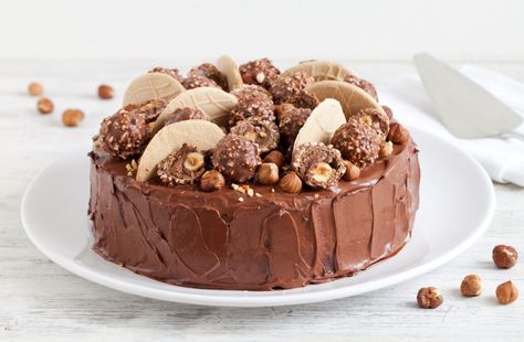 Torta Ferrero Rocher Toblerone Cake, Cheesecake Pie, White Chocolate Bar, Pie Crumble, Cookie Cake Recipe, Ferrero Rocher, Just Cooking, Cake Tins, Cookie Cake