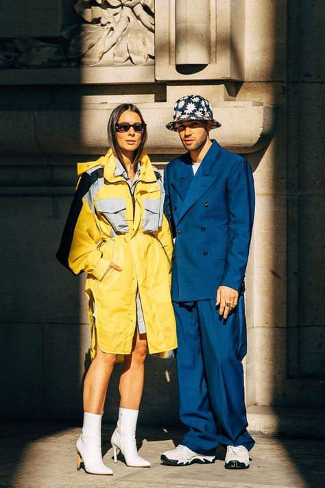 Paris Fashion Week Outfits, Gender Neutral Outfits, Outfits Paris, Casual Attire For Women, Couple Fits, Fashion Week Outfit, Unisex Clothes, Stylish Couple, Paris Fashion Week Street Style