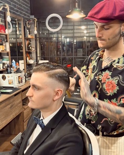 𝔈𝔪𝔞 𝔐𝔞𝔫𝔷𝔬𝔫𝔦 (@the_hair_slaughter) • Instagram-Fotos und -Videos Old School Haircuts, Gentleman Haircut, Male Hair, Classic Hairstyles, February 8, Undercut, Haircuts For Men, Short Hair Cuts, Mens Hairstyles