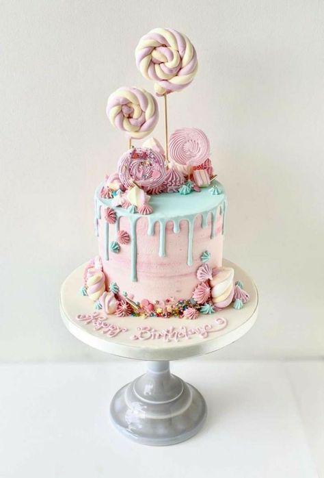 Candy Land Birthday Cake Ideas, Birthday Cake Marshmallows, Pastel Candyland Cake, 8th Birthday Cake Girl, Candy Land Cake Ideas, Girls 8th Birthday Cake, Pastel Colour Cake, Candy Land Theme Cake, Marshmallow Birthday Cake