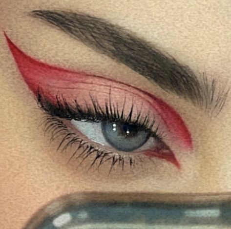 Red Eyeliner Makeup, Devil Makeup, Club Makeup, Nevermore Academy, Maquillage On Fleek, Concert Makeup, Red Eye Makeup, Rhinestone Makeup, Unexpected Love